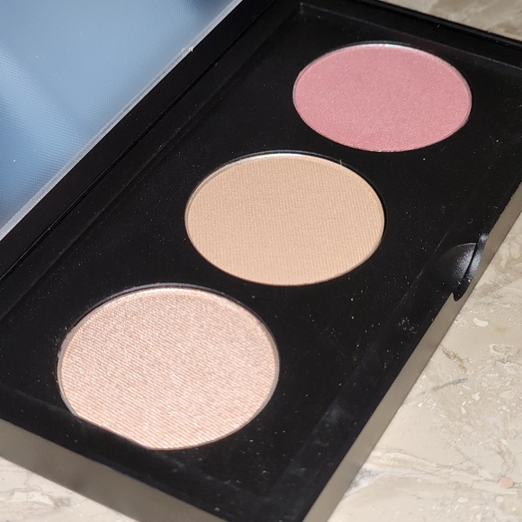 GAVE AS FREE GIFT W ORDER 🎁SMASHBOX 🌟 Star Bright Cheek Palette BNIB - Picture 2 of 4